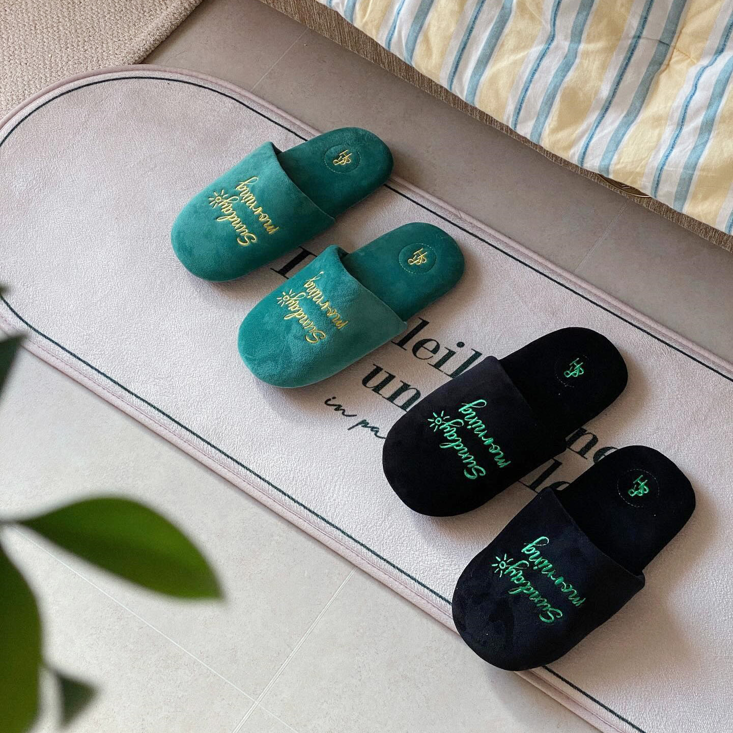 [한정수량]벨벳 룸슈즈 거실 실내용 홈 슬리퍼 거실화