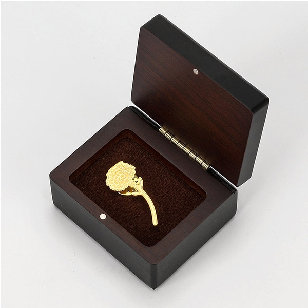 프리미엄 카네이션 배지