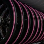 비토리아 코르사 프로 TLR 핑크  700x28C 한정판 튜블리스 타이어  지로 디 이탈리아 에디션
