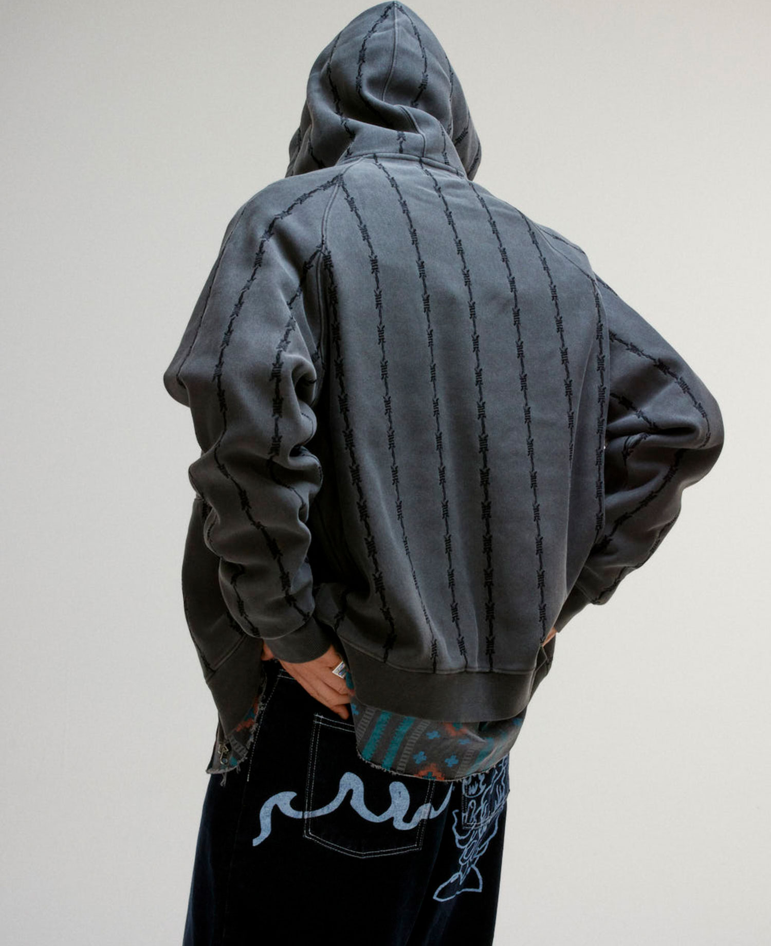 [WKNDRS] CHAIN ZIPUP HOODIE_CHARCOAL