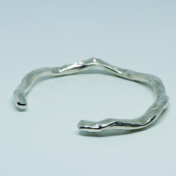 Gentle wave open bracelet