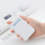 카드형 보조배터리