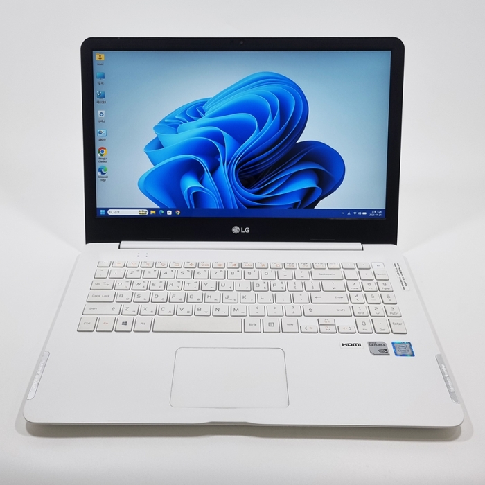 LG전자 울트라PC 지포스 940M탑재 화이트 15.6인치 대화면 FHD 해상도 가성비 슬림 노트북 윈도우11