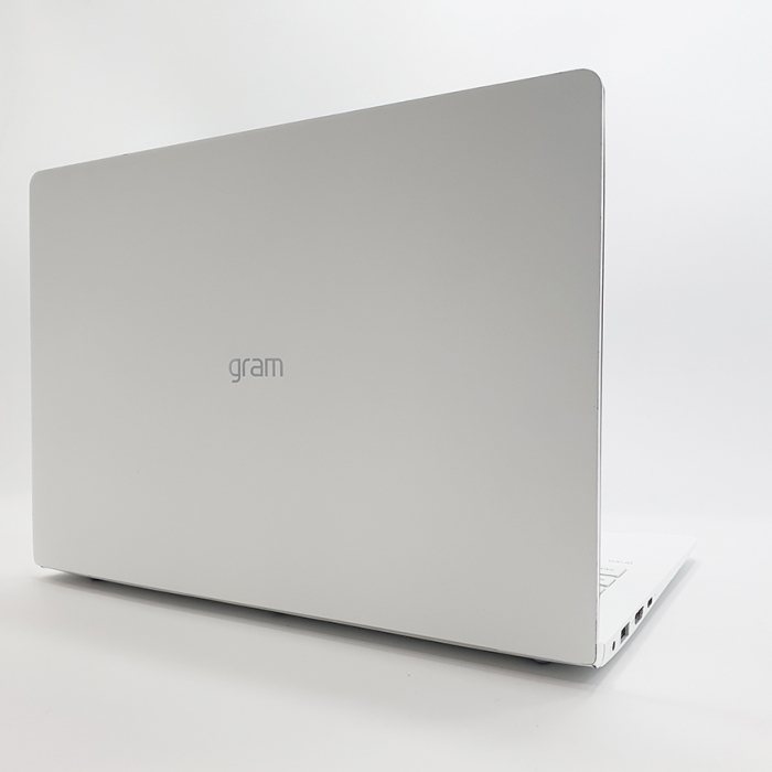 LG전자 i7 올뉴그램 화이트 초슬림 초경량 15.6인치 IPS패널탑재 NVMe SSD 업그레이드 윈도우11