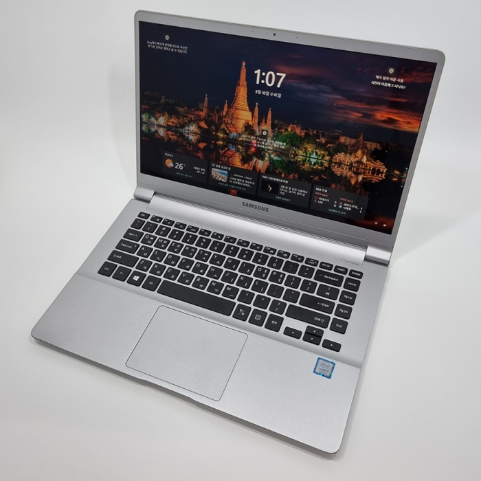 [B급할인] 삼성전자 노트북9 메탈 실버 15인치 대화면 Full HD 고해상도 180도 힌지 C타입충전가능 윈도우11