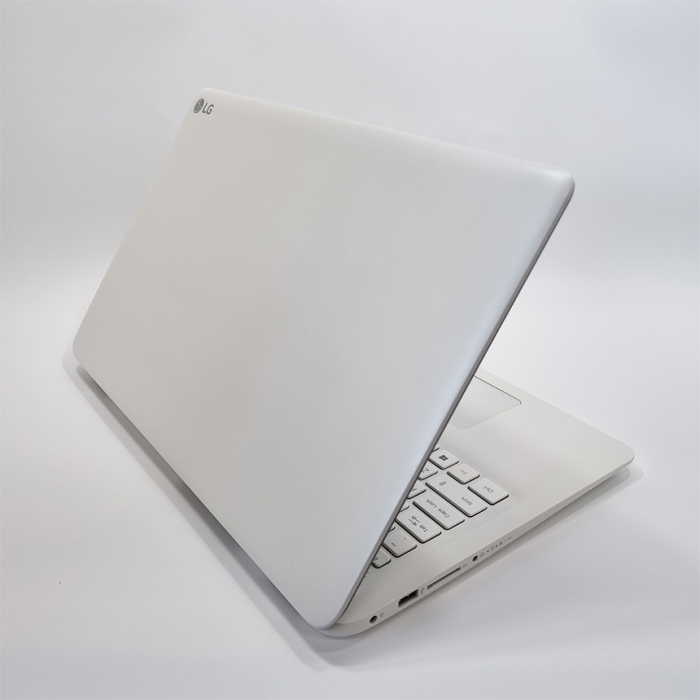 LG전자 15.6인치 울트라PC 화이트 심플한 고급사무용 노트북 8세대 우측 넘버키패드 탑재 윈도우11