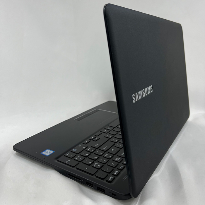 삼성 코어 i5 스카이레이크 블랙 슬림 15.6인치 대화면 Full HD 고해상도 가성비 노트북 윈도우11