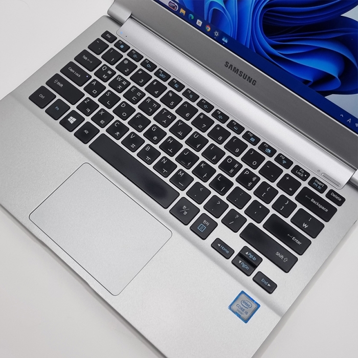 [B급할인] 삼성전자 노트북9 메탈 실버 휴대성 좋은 13.3인치 Full HD 고해상도 180도 힌지 윈도우11