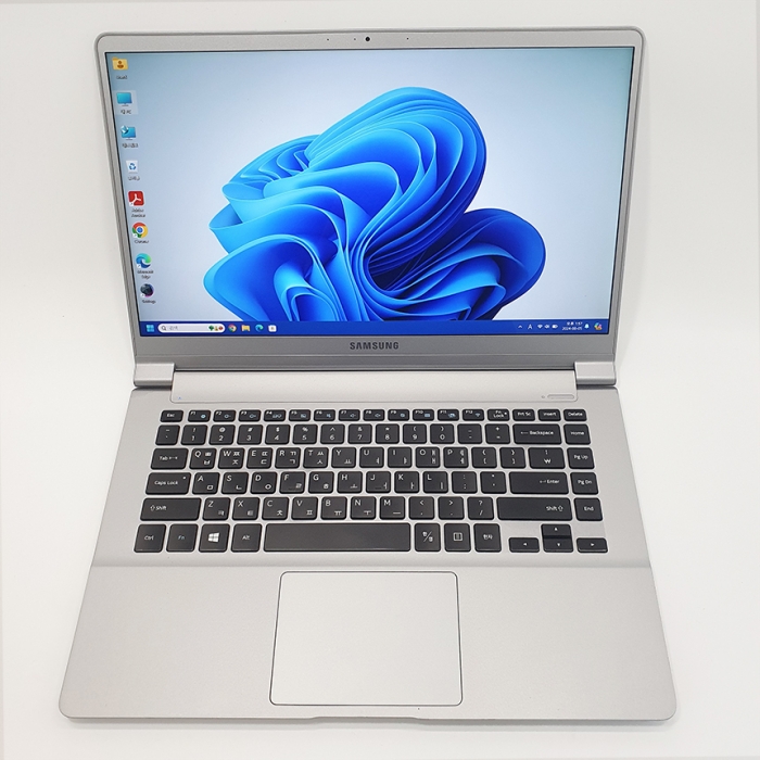 [B급할인]초경량 삼성 노트북9 메탈실버 15인치 화면 인텔 코어 i5 DDR3 8G Full HD 윈도우11 정품 탑재