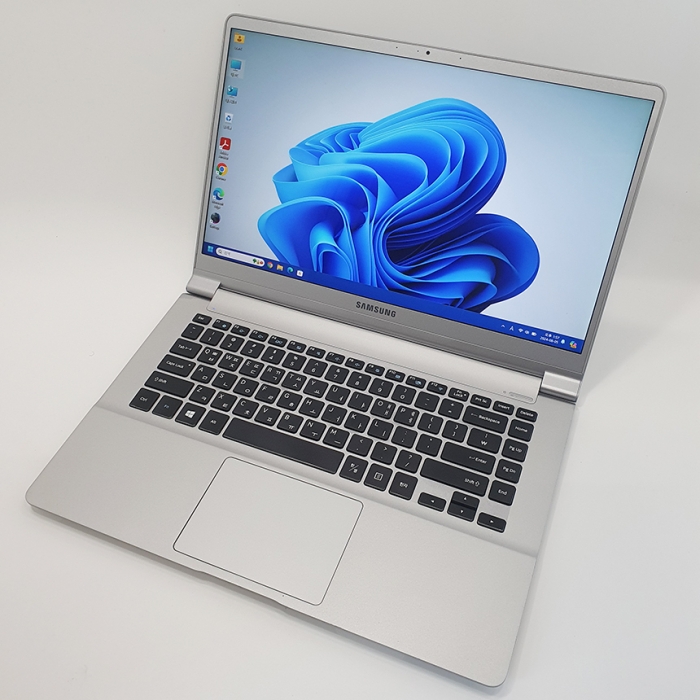 [B급할인]초경량 삼성 노트북9 메탈실버 15인치 화면 인텔 코어 i5 DDR3 8G Full HD 윈도우11 정품 탑재