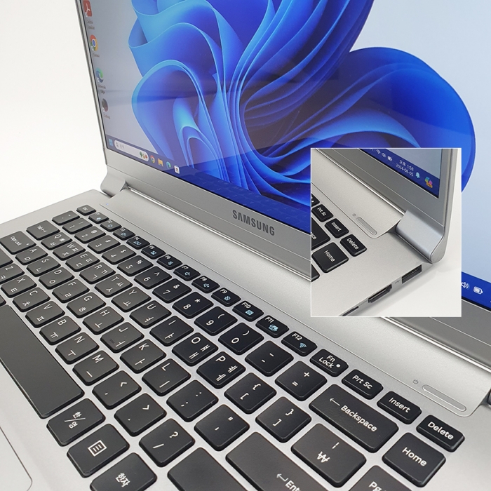 [B급할인]초경량 삼성 노트북9 메탈실버 15인치 화면 인텔 코어 i5 DDR3 8G Full HD 윈도우11 정품 탑재