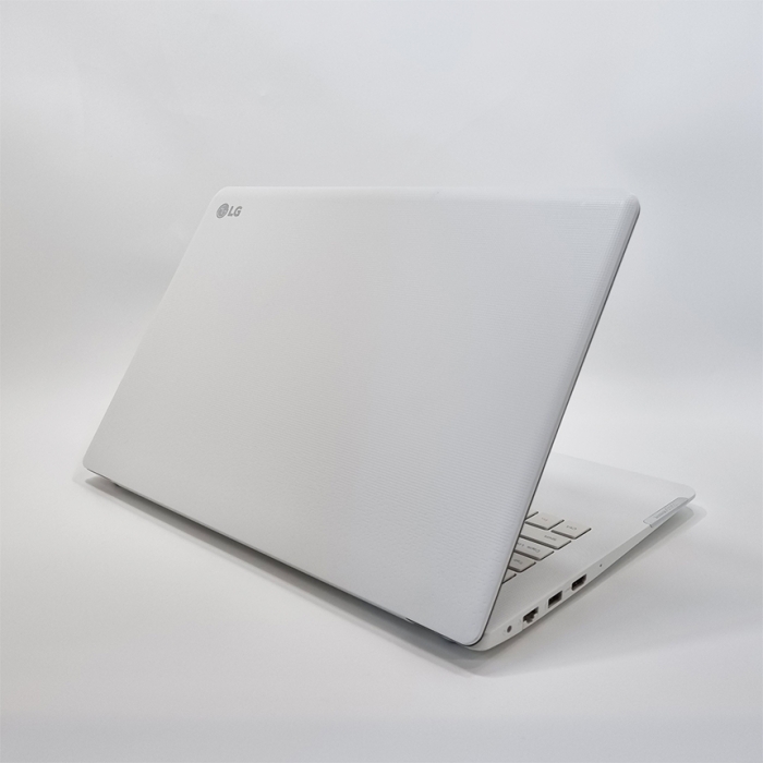 LG전자 울트라PC 고급사무용 15.6인치 대화면 Full HD 고해상도 우측넘버패드 탑재 화이트 노트북 윈도우11