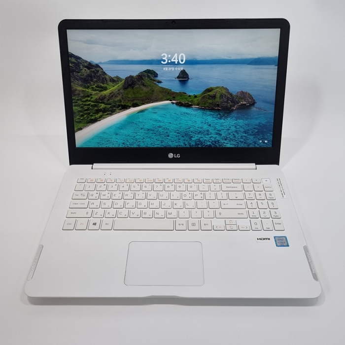 LG전자 울트라PC 고급사무용 15.6인치 대화면 Full HD 고해상도 우측넘버패드 탑재 화이트 노트북 윈도우11