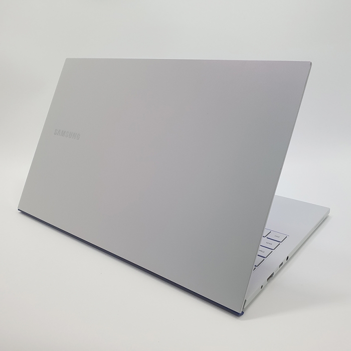 [B급할인] 삼성 갤럭시북 이온 실버 고사양 인텔i7 10세대 장착 NVMe SSD 256G DDR4 32G 배터리새상품 윈도우11