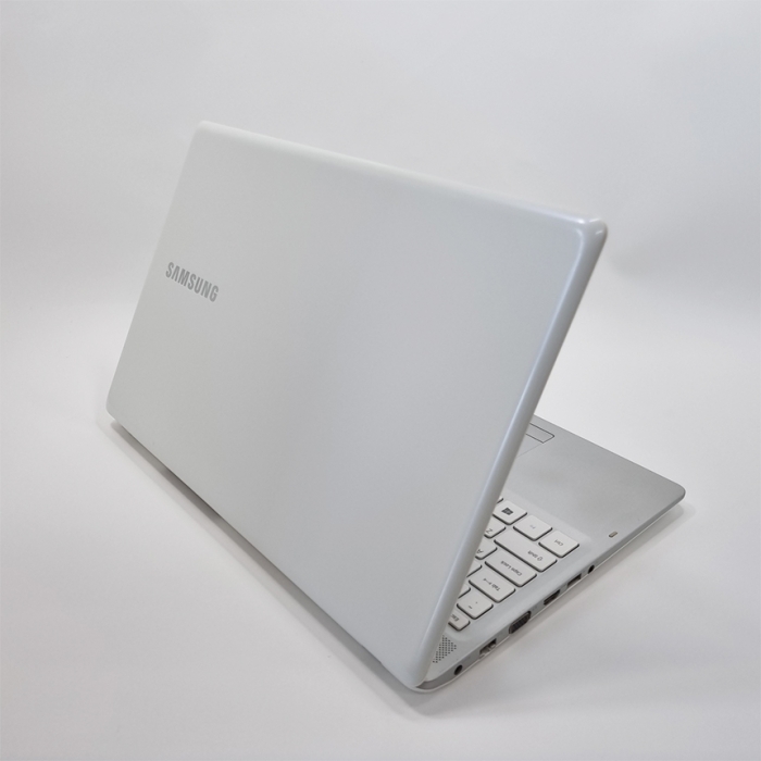 [배터리새상품] 삼성 노트북5 초가성비 대화면 15.6인치 Full HD 화이트 노트북 우측넘버패드 탑재 윈도우11