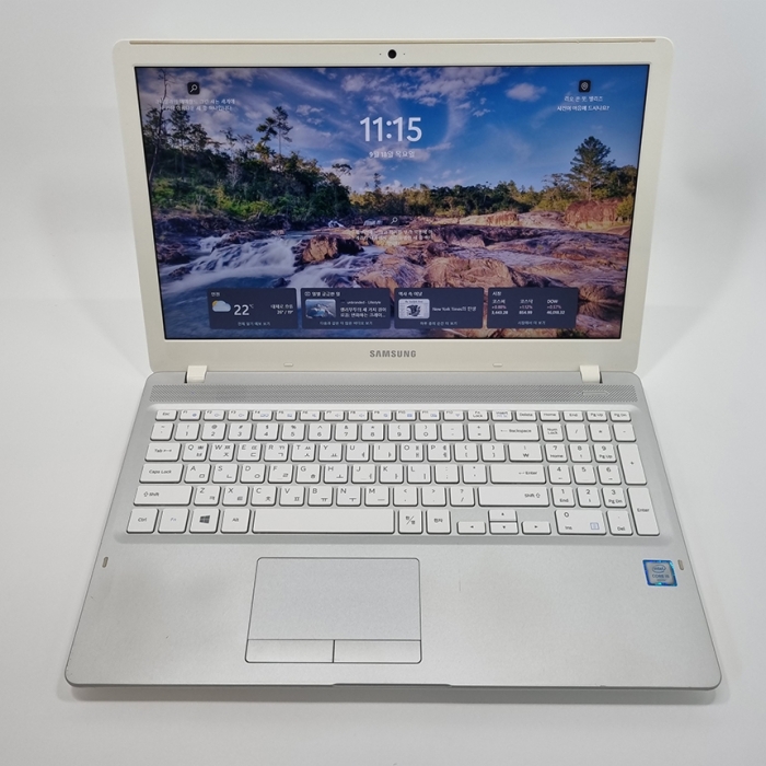 [배터리새상품] 삼성 노트북5 초가성비 대화면 15.6인치 Full HD 화이트 노트북 우측넘버패드 탑재 윈도우11