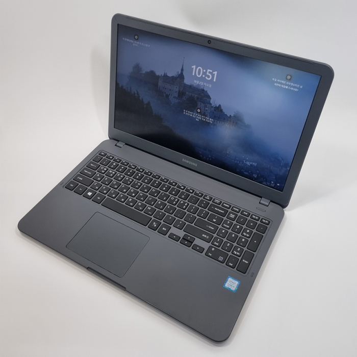 [B급할인] 삼성전자 노트북5 15.6인치 대화면 Full HD 고해상도 우측넘버패드 탑재 윈도우11