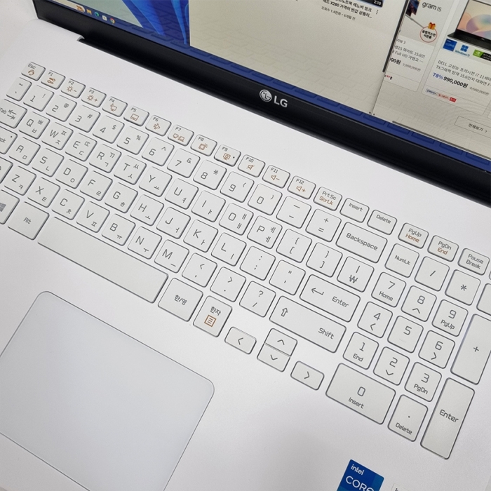 LG전자 그램 17인치 큰 대화면 화이트 노트북 WQXGA 초고해상도 C타입충전가능 우측 넘버키패드 탑재 윈도우11