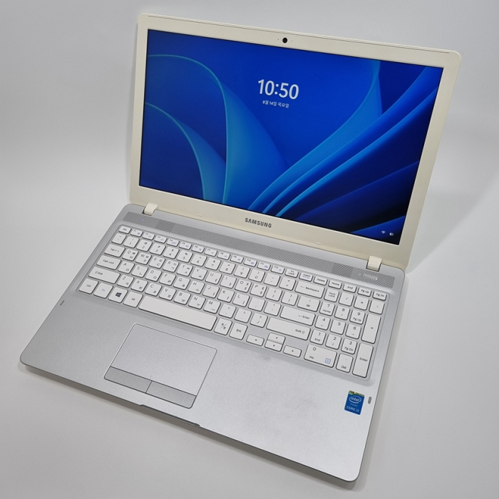 [B급할인] 삼성 화이트 노트북 15.6인치 대화면 Full HD 고해상도 우측넘버패드 탑재 윈도우11