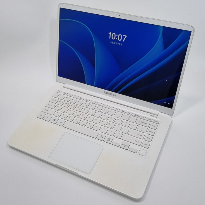 [B급할인] 삼성 노트북9 Always 화이트 노트북 15인치 대화면 Full HD 고해상도 C타입충전가능 윈도우11