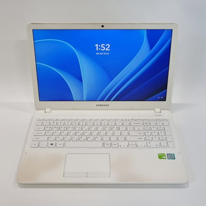 [B급할인] 삼성 노트북5 지포스 940MX 15.6인치 대화면 Full HD 고해상도 화이트 우측넘버패드 탑재 윈도우11