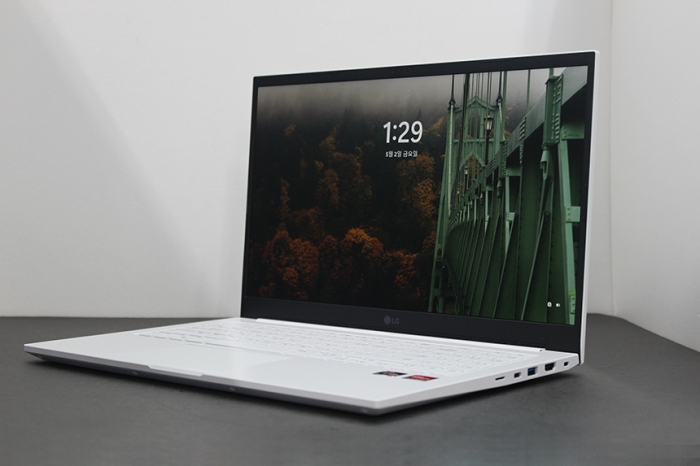 [B급할인] 풀박스구성 엘지 울트라PC 라이젠5 7시리즈 15.6인치 대화면 화이트 노트북 윈도우11