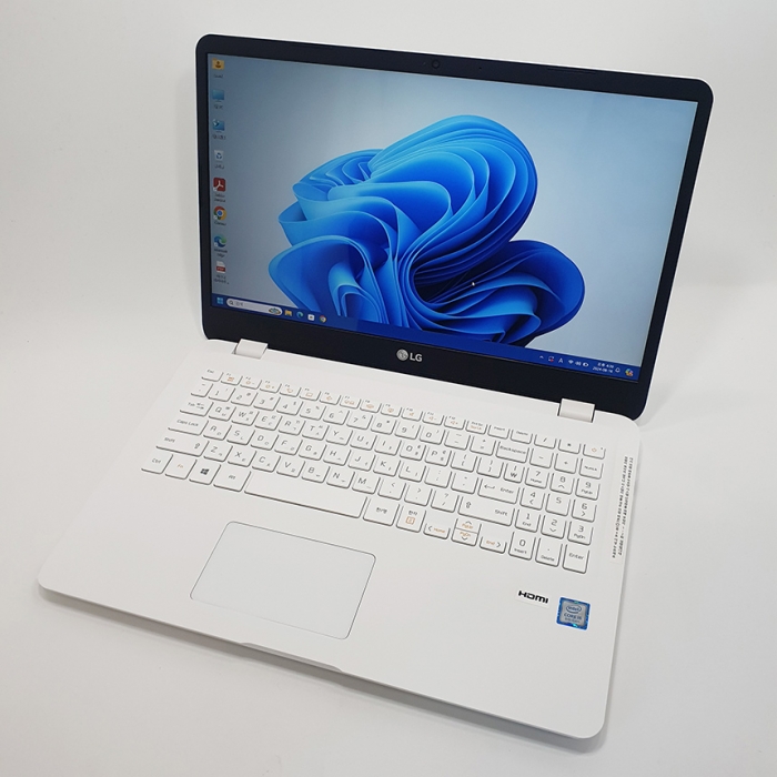 LG전자 울트라PC 15.6인치 코어 i5 화이트 DDR4 16G MVMe SSD 512G 업그레이드 완료 윈도우11