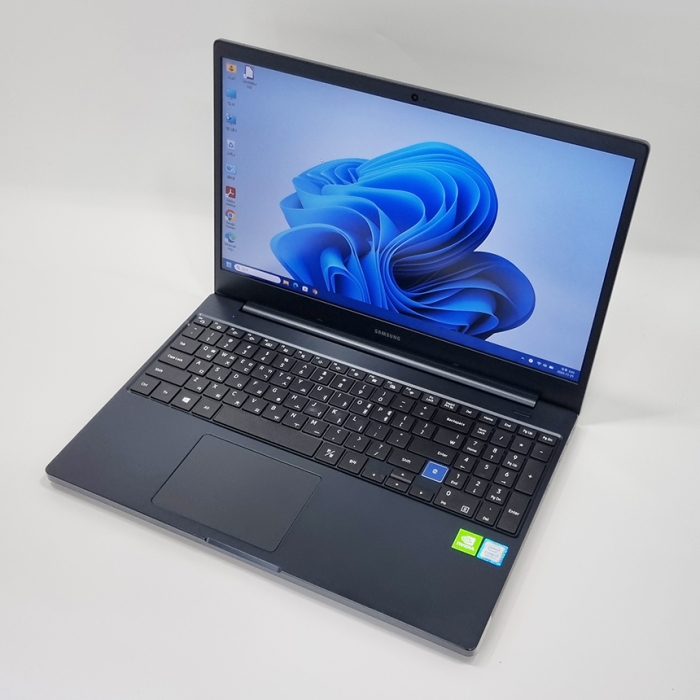 삼성전자 노트북7 프로 지포스 MX110 인텔 i7 9세대 15.6인치 대화면 FHD 지문인식 우측넘버패드 탑재 윈도우11