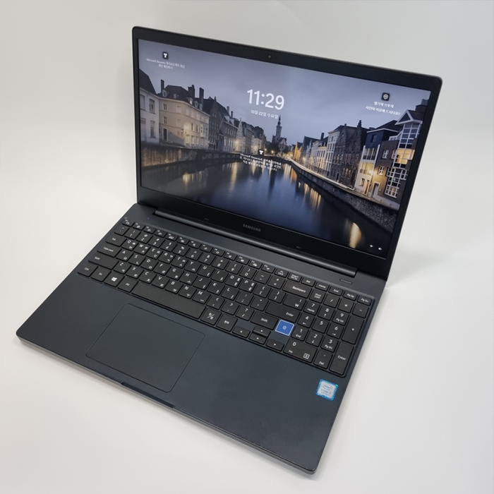 [B급할인] 삼성전자 블랙 노트북7 프로 초가성비 15.6인치 대화면 FHD 해상도 우측넘버패드 탑재 윈도우11