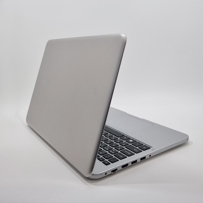 삼성전자 노트북5 실버 코어 i7 지포스 MX150 탑재 15.6인치 대화면 FHD 고해상도 우측넘버패드 탑재 윈도우11