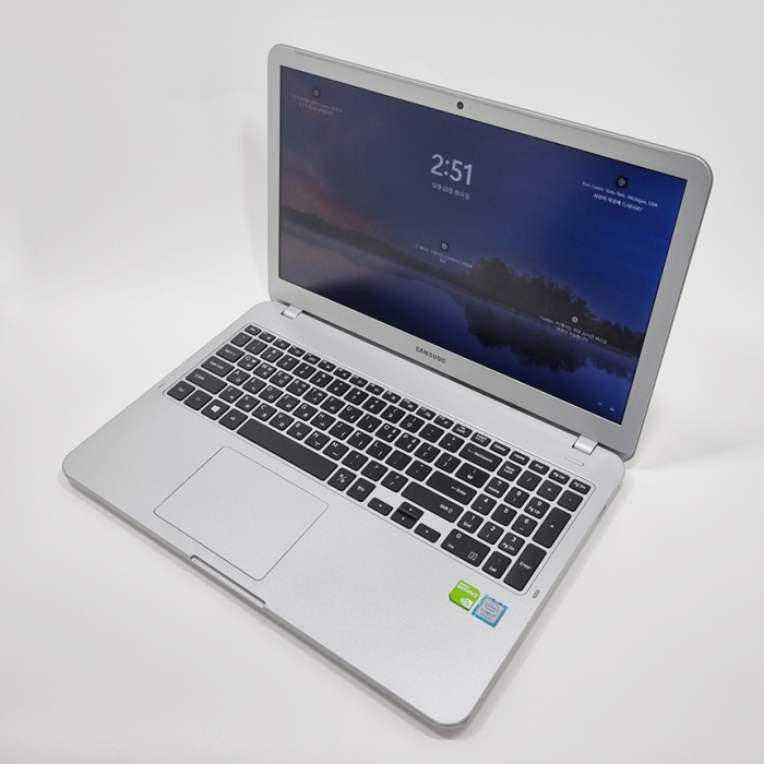 삼성전자 노트북5 실버 코어 i7 지포스 MX150 탑재 15.6인치 대화면 FHD 고해상도 우측넘버패드 탑재 윈도우11