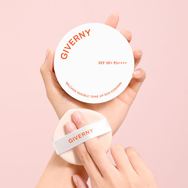 ★10월 첫구매★ 지베르니 밀착 더블 톤업 선 쿠션 대용량 (25g) *로그인 후 쿠폰적용 ★10월 첫구매★ 지베르니 밀착 더블 톤업 선 쿠션 대용량 (25g) *로그인 후 쿠폰적용