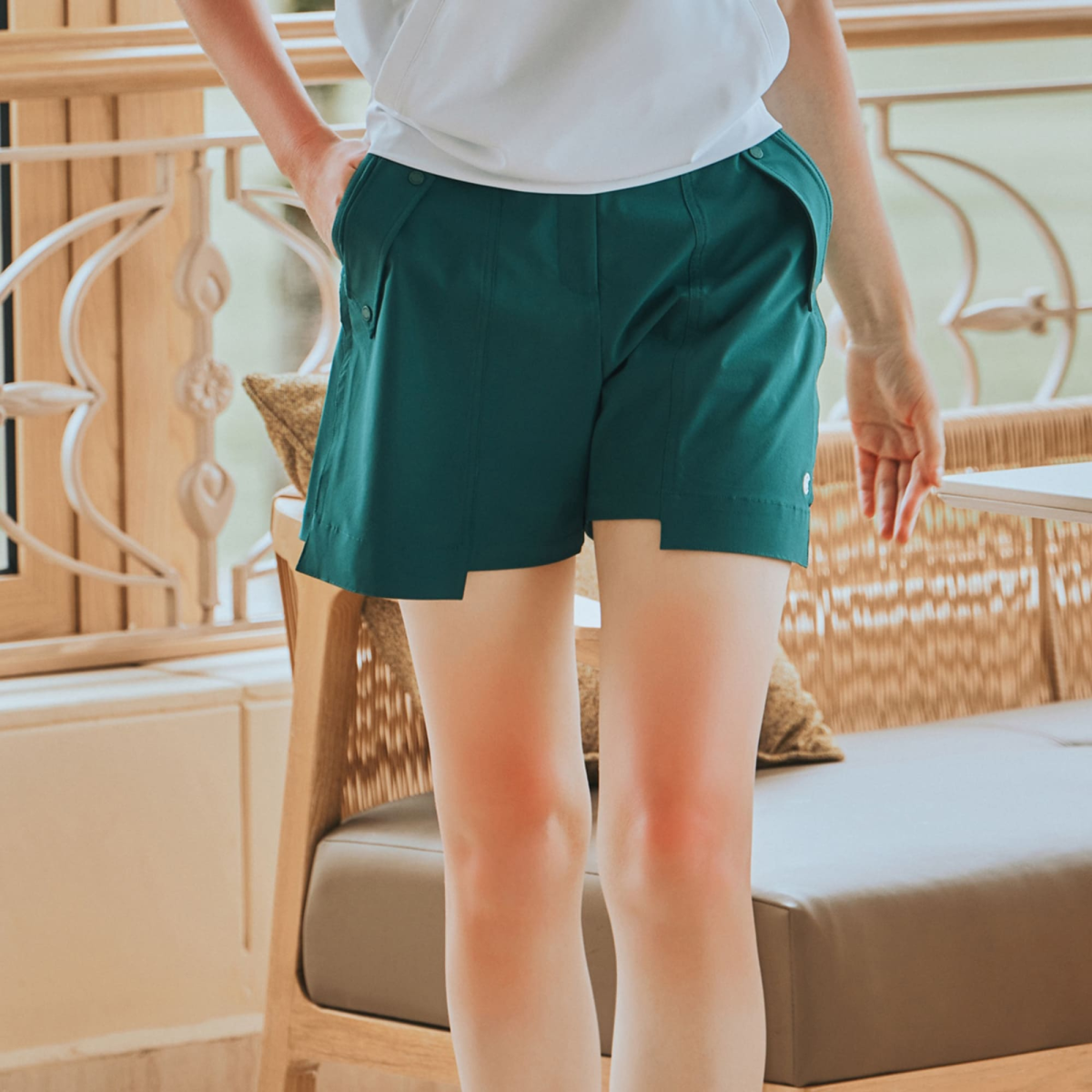 단차이 포켓디테일 허리밴딩 여성 반바지 그린_CGWHP42681GN