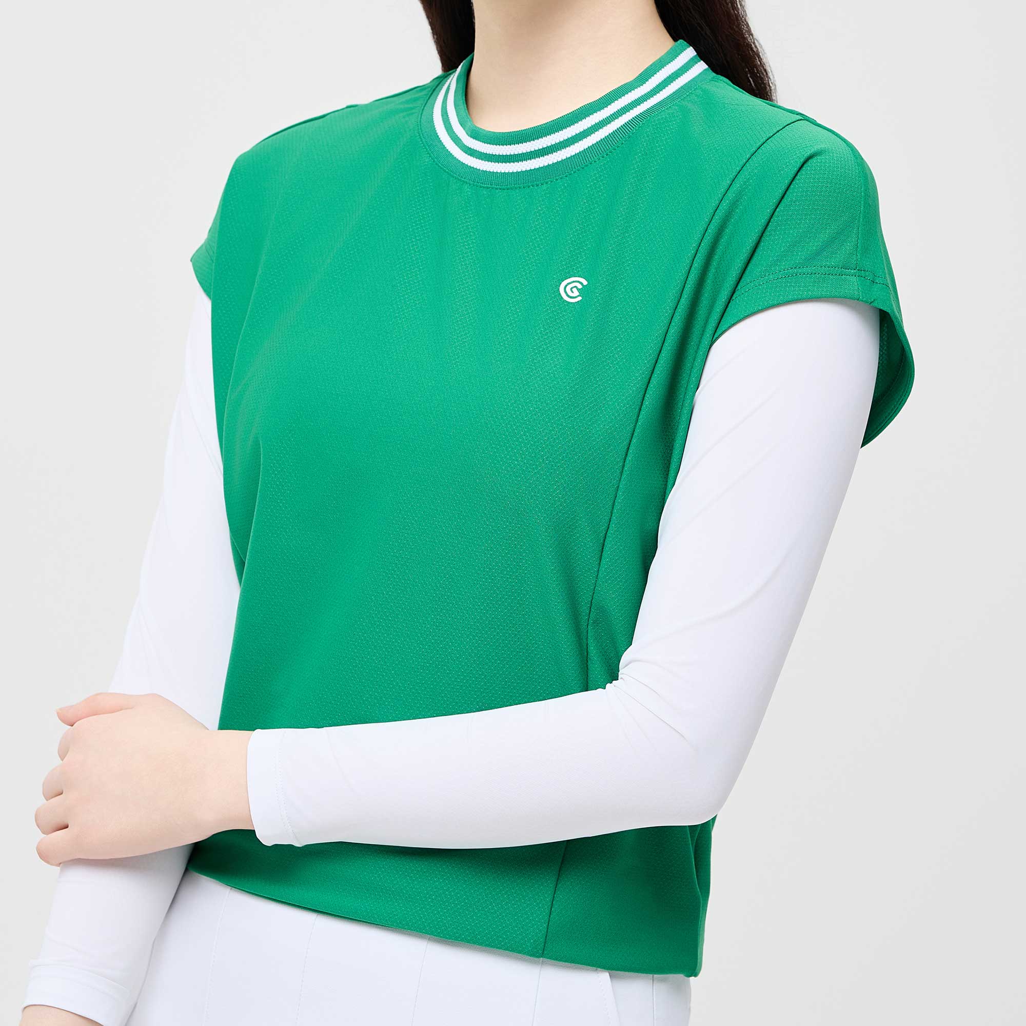 [10%+5% 추가할인] 온라인단독 폴리스판 배색라운드 여성 민소매 티셔츠 그린_CGWST42975GN