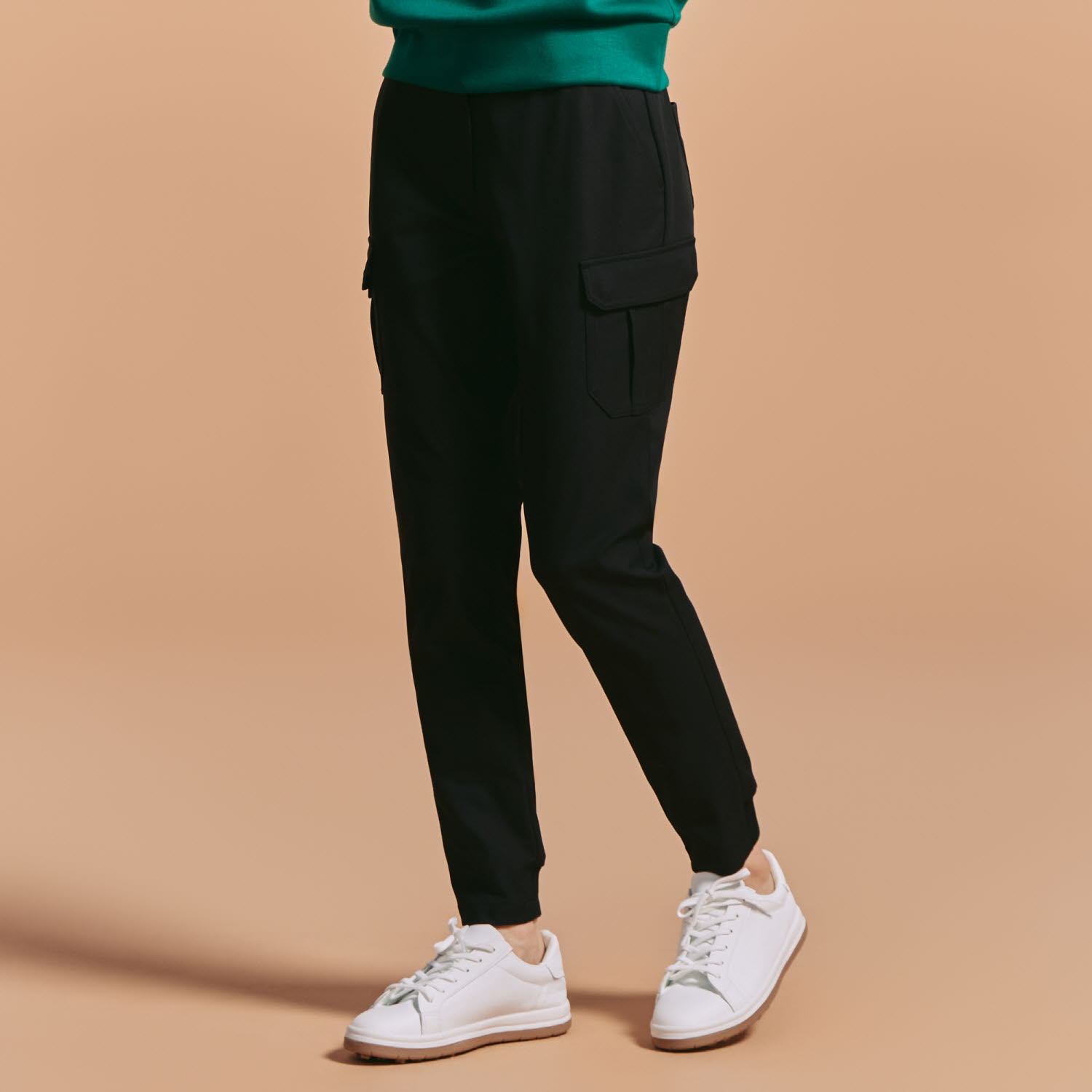 [10%+5% 추가할인] 온라인단독 여성 스트레치 아웃포켓 카고 조거 팬츠 블랙_CGWPT43960BK