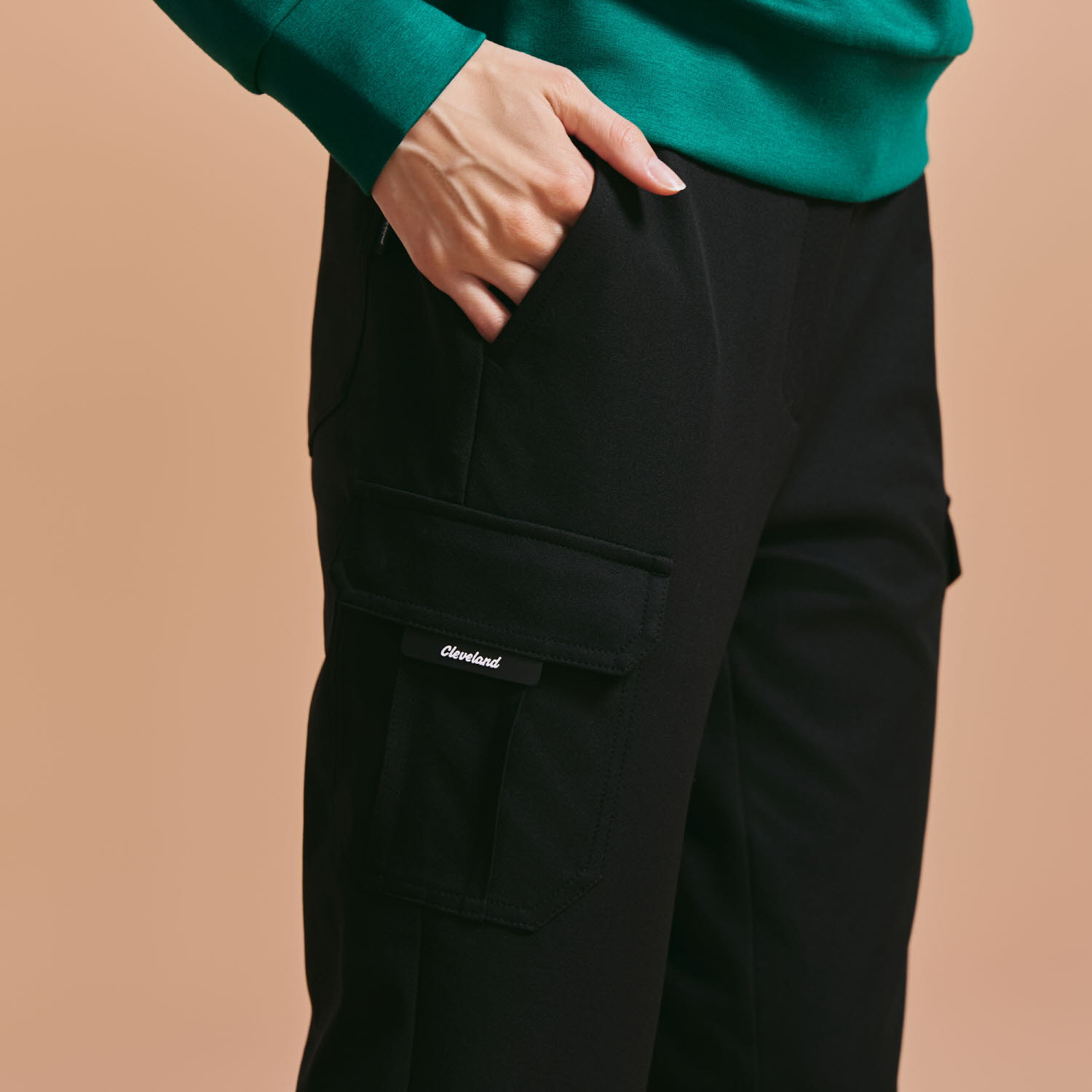 [10%+5% 추가할인] 온라인단독 여성 스트레치 아웃포켓 카고 조거 팬츠 블랙_CGWPT43960BK