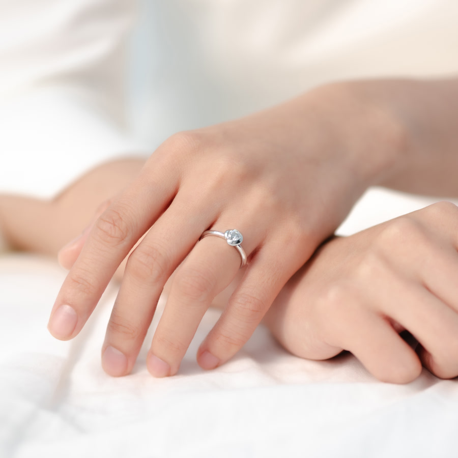 프리지아 반지 14k 화이트골드 0.3ct