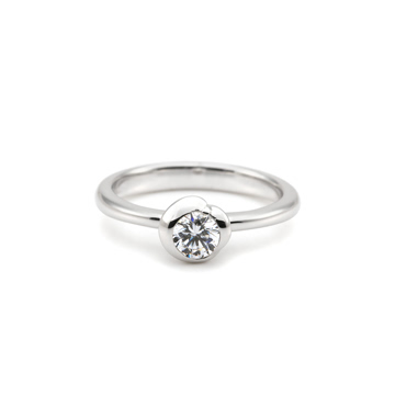 Freesia ring 14k White gold CZ 0.3ct