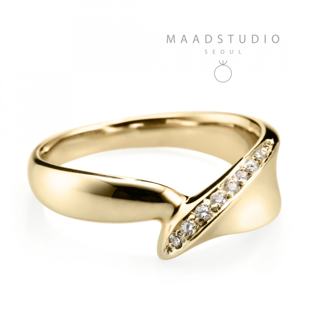 Willow leaf ring (M) 14k gold CZ