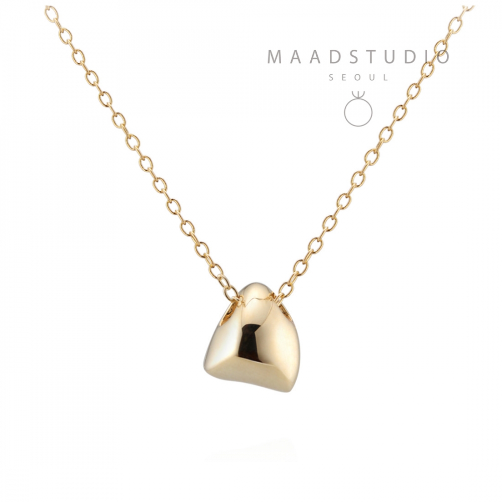 Pebble stone triangle pedant 14k gold