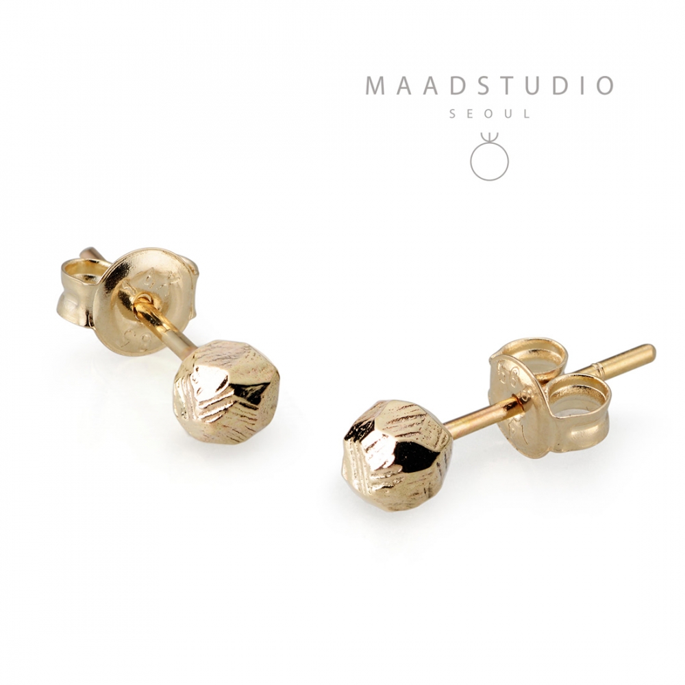 Grit stone earring 14k gold