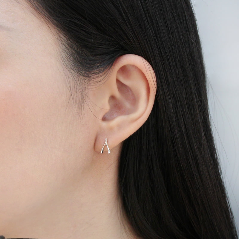 Wishbone earring 14k White gold