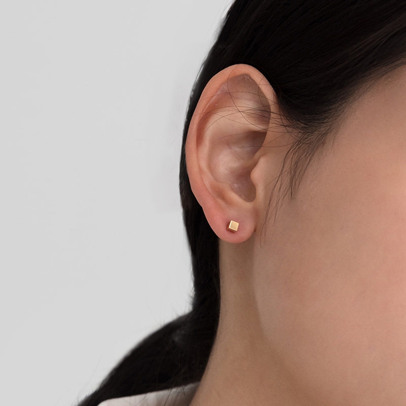 Cube earring 14k gold