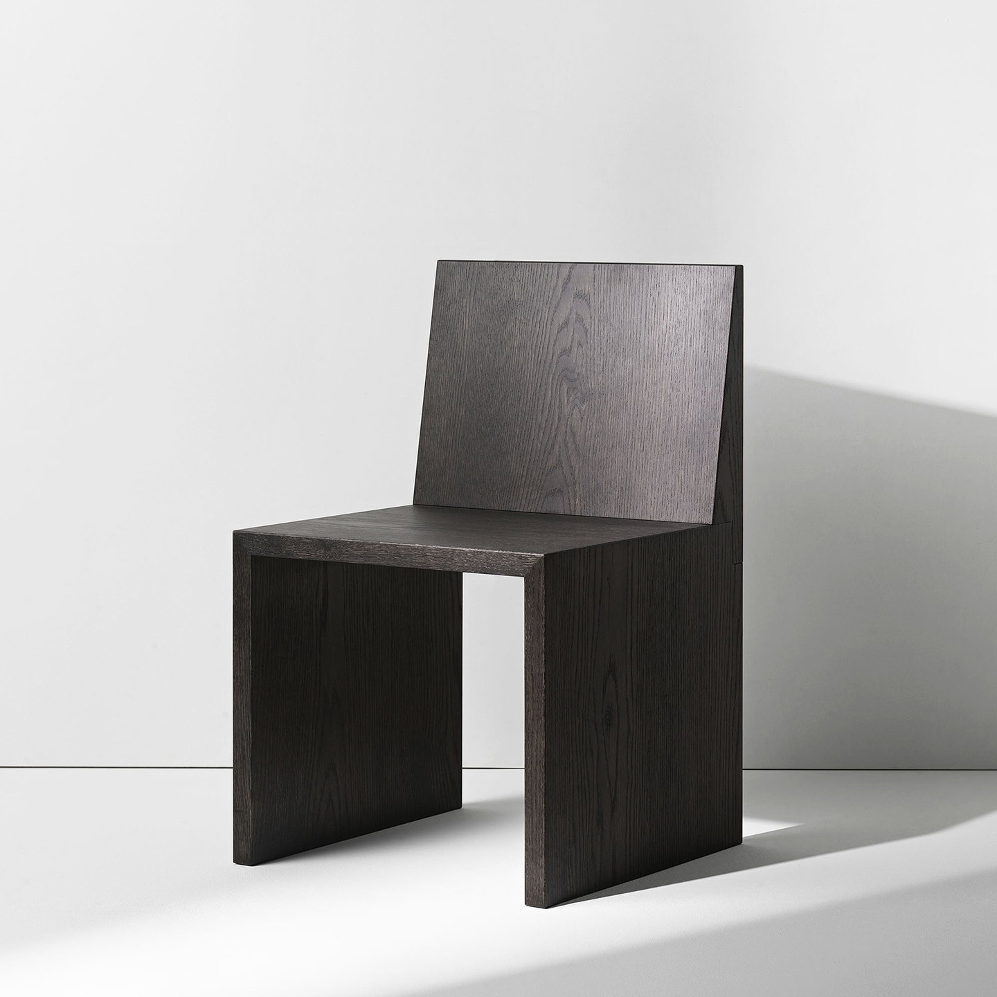 본태스튜디오 베벨 다이닝 체어 V1 / Bevel Chair V1