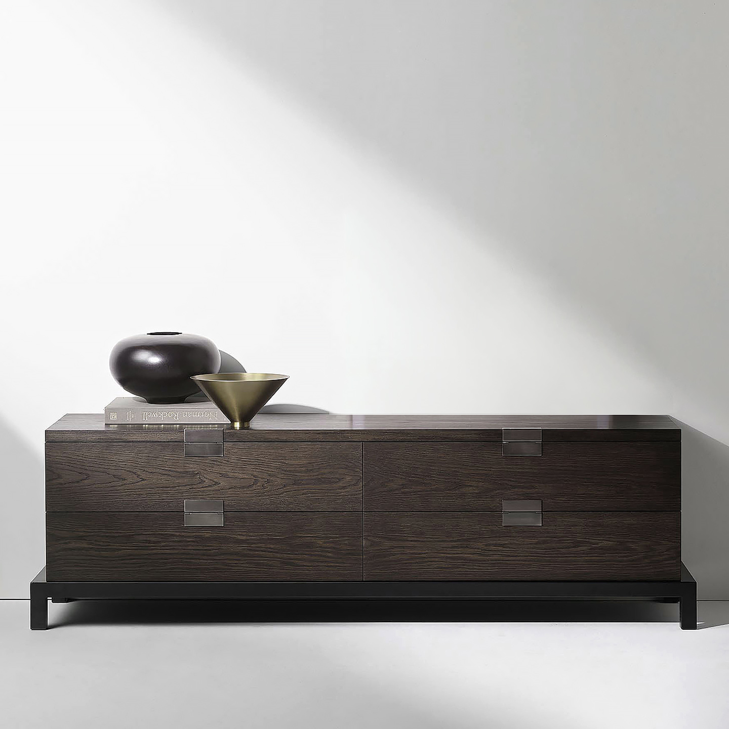 본태스튜디오 반닫이 거실장 / BANDAJI Sideboard