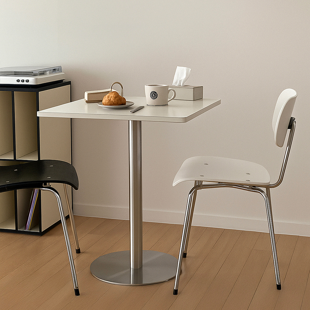 오그레 실븐 스퀘어 테이블