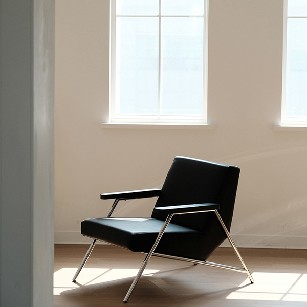 피콕서울 라인 체어