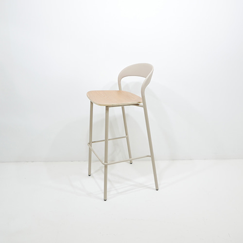 레블 스틸 바체어