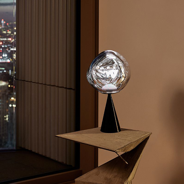 (1월특가) 톰딕슨 멜트 콘 테이블 실버 TOM DIXON Melt Cone Table Silver