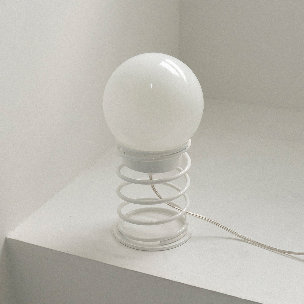 에프에프컬렉티브 테이블램프 Moon Spiral Table Lamp White